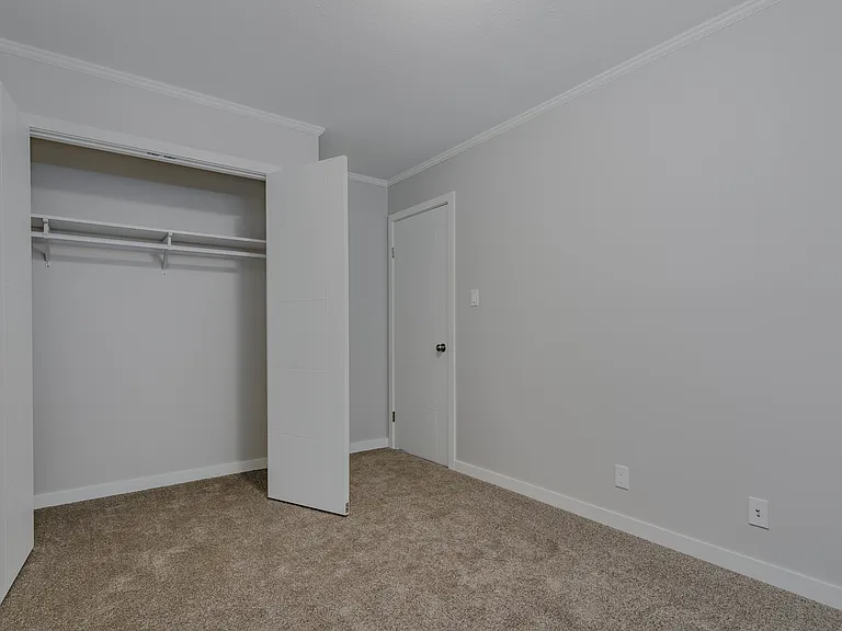 1420 N Silverleaf Blvd — Photo 29