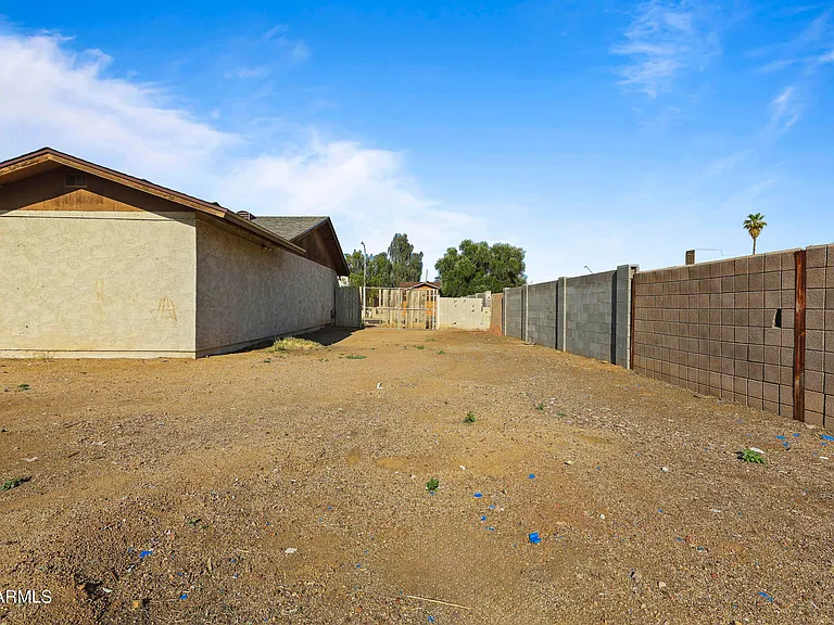 5212 N 67th Dr — Photo 34