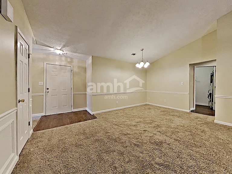 451 Bellingham Dr — Photo 8