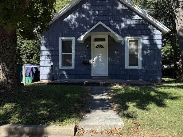 816 E Carroll St, Macomb, IL 61455