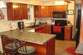 3rd image of 908 Cade Ct