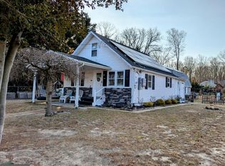 2003 Lakeside Dr, Williamstown, NJ 08094