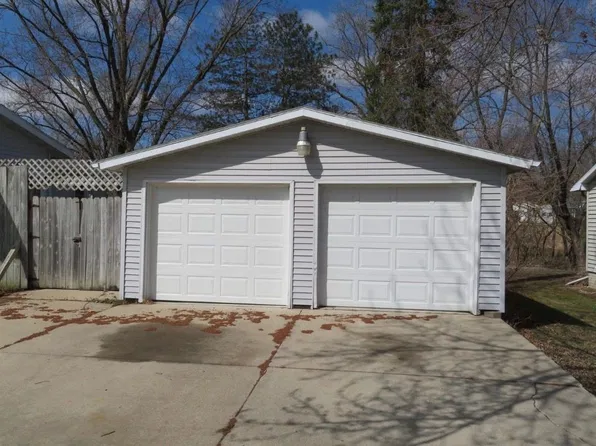 1906 Rainbow Dr, Waterloo, IA 50701