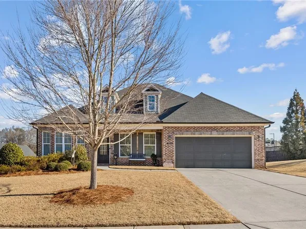 1304 Burnam Wood Dr, Gainesville, GA 30501