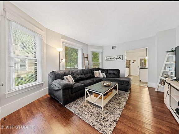 Living Room Pic 1