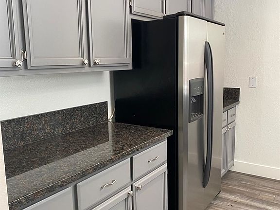 5th image of 191 Saginaw Cir