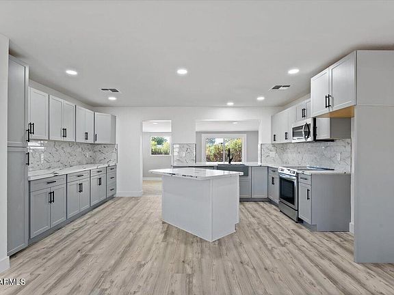 5th image of 4349 E BLUEFIELD Avenue