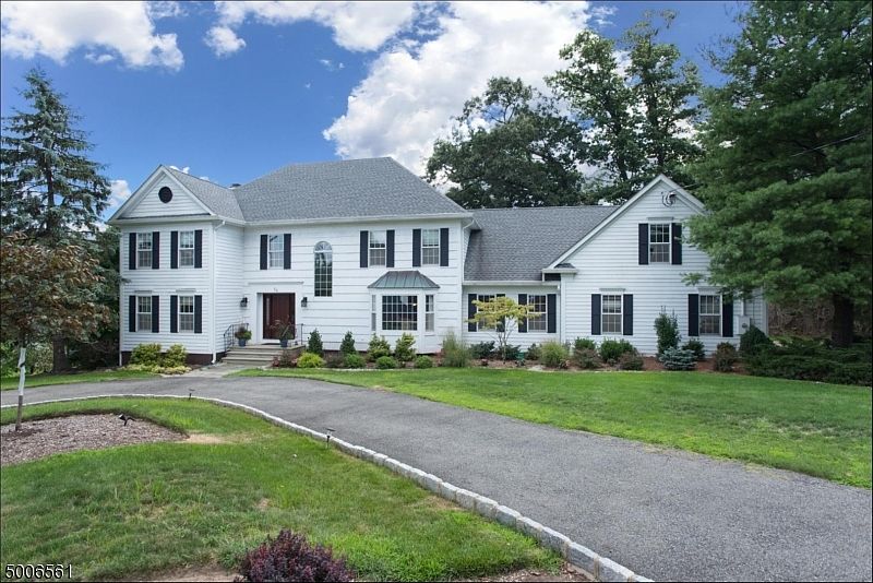 1st image of 14 Oak Pl