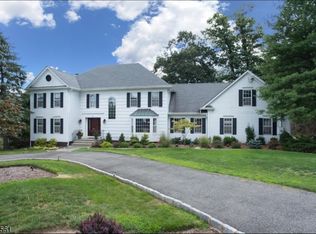 14 Oak Pl, North Caldwell, NJ 07006