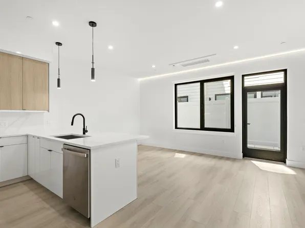 4525 Bergenwood Avenue image 67 of 74