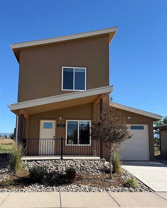 1st image of 210 Manzano Circle