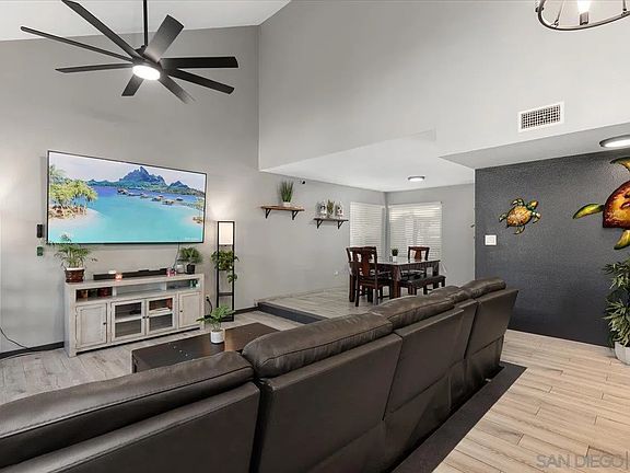 4th image of 1025 Arroyo Dr