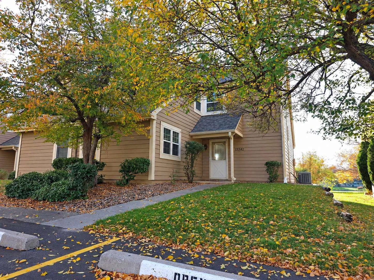 2 bed, 2.0 bath, 1392 sqft, $2,295 — Photo 1