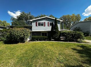 330 Ruth Cir, Bolingbrook, IL 60440