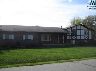 307 Carter Dr, Troy, MI 48098
