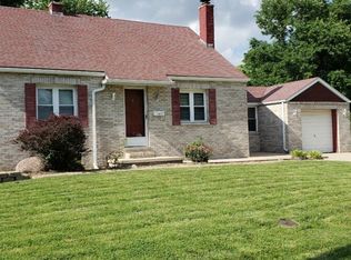 101 W Throp St, Troy, IL