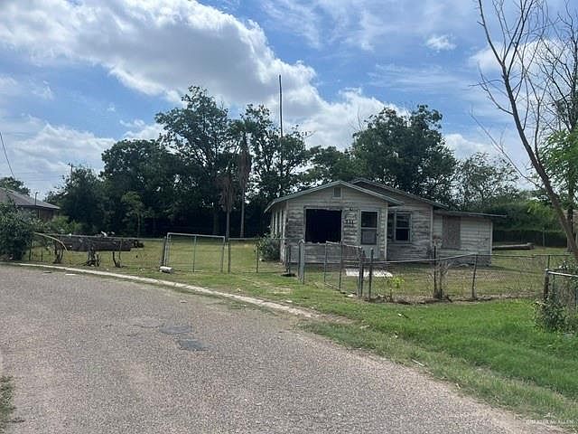 1st image of 731 Cuchilla Cir