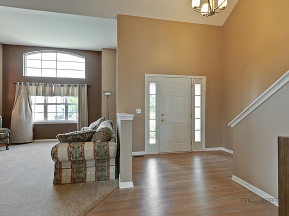 4th image of 1403 Deer Creek Ln