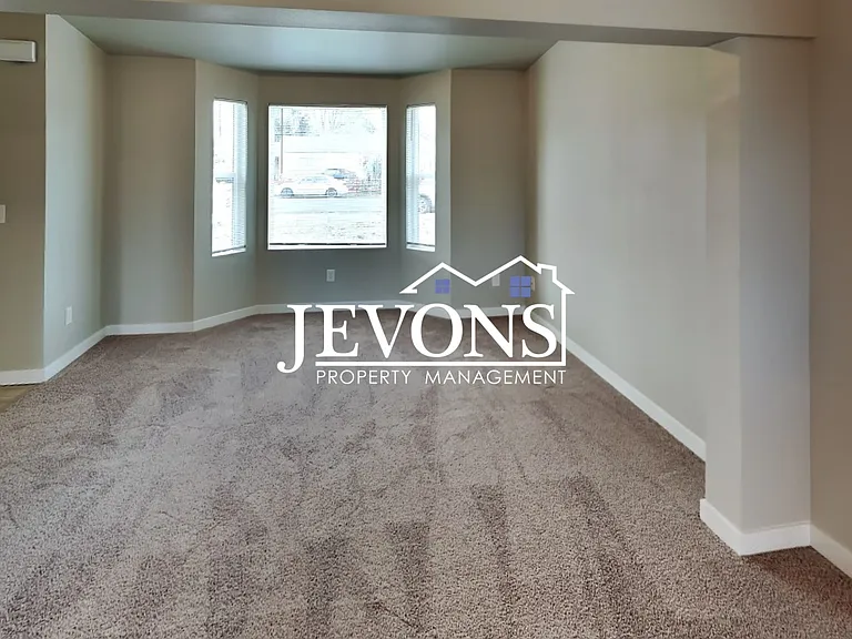511 N 22nd Ave — Photo 11