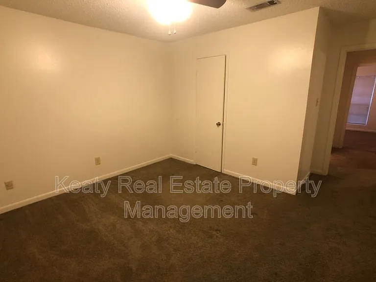 102A Country Ln — Photo 4