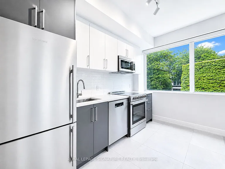 664 Spadina Ave #204 — Photo 8