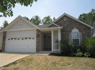 430 Winter Bluff Dr, Fenton, MO
