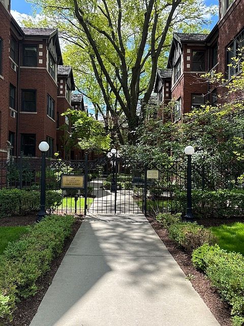 1st image of 817 Lake St APT 1N