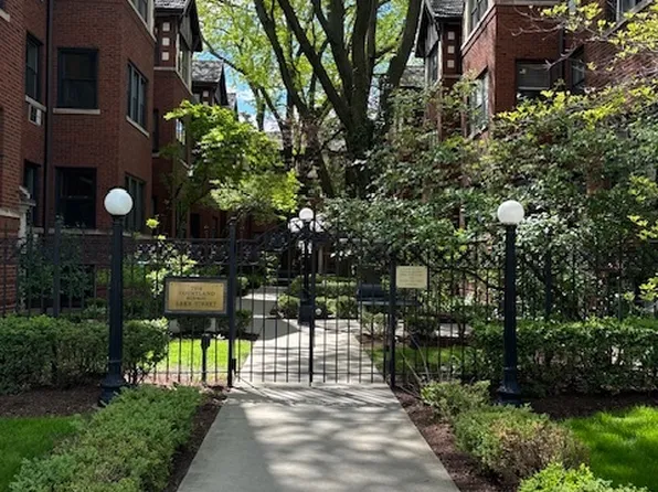 817 Lake St APT 1N, Oak Park, IL 60301