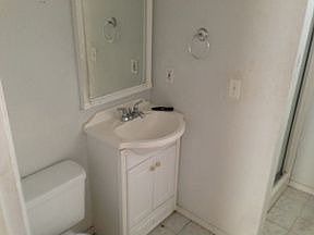 5th image of 1084 East St