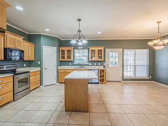 5th image of 6014 Alamito St