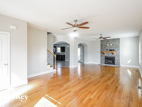3rd image of 1014 Terraceside Cir