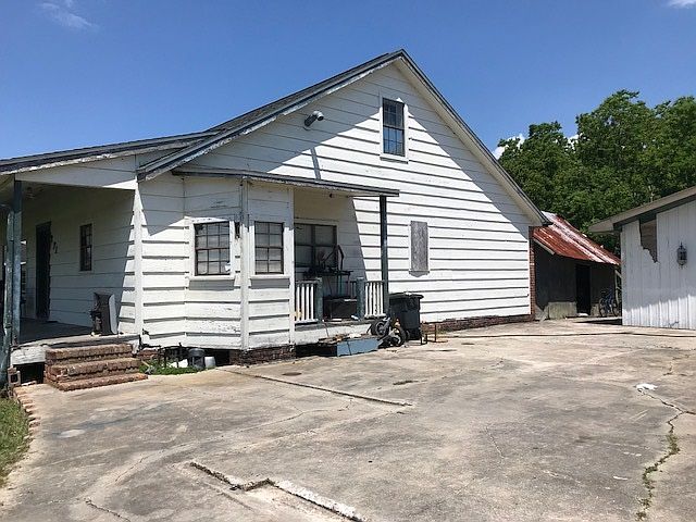 2nd image of 271 E 93rd St