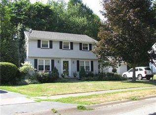 122 Westgate Dr, Rochester, NY 14617