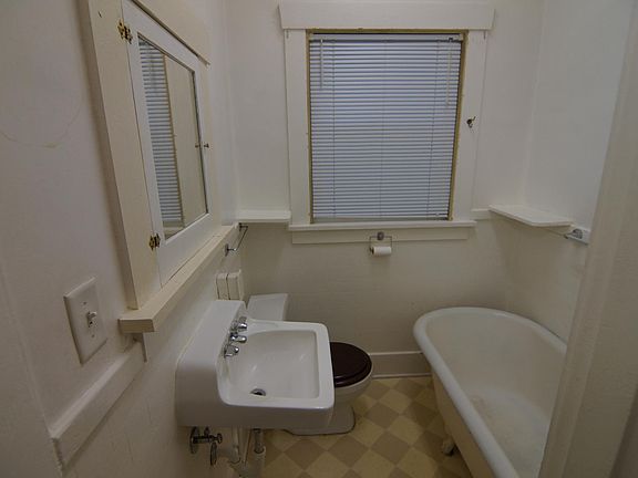 5th image of 2026 J St