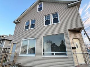 3643 Rockingham Rd, Davenport, IA 52802