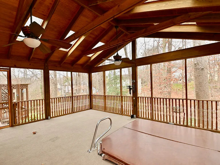 7775 Newington Woods Dr — Photo 18