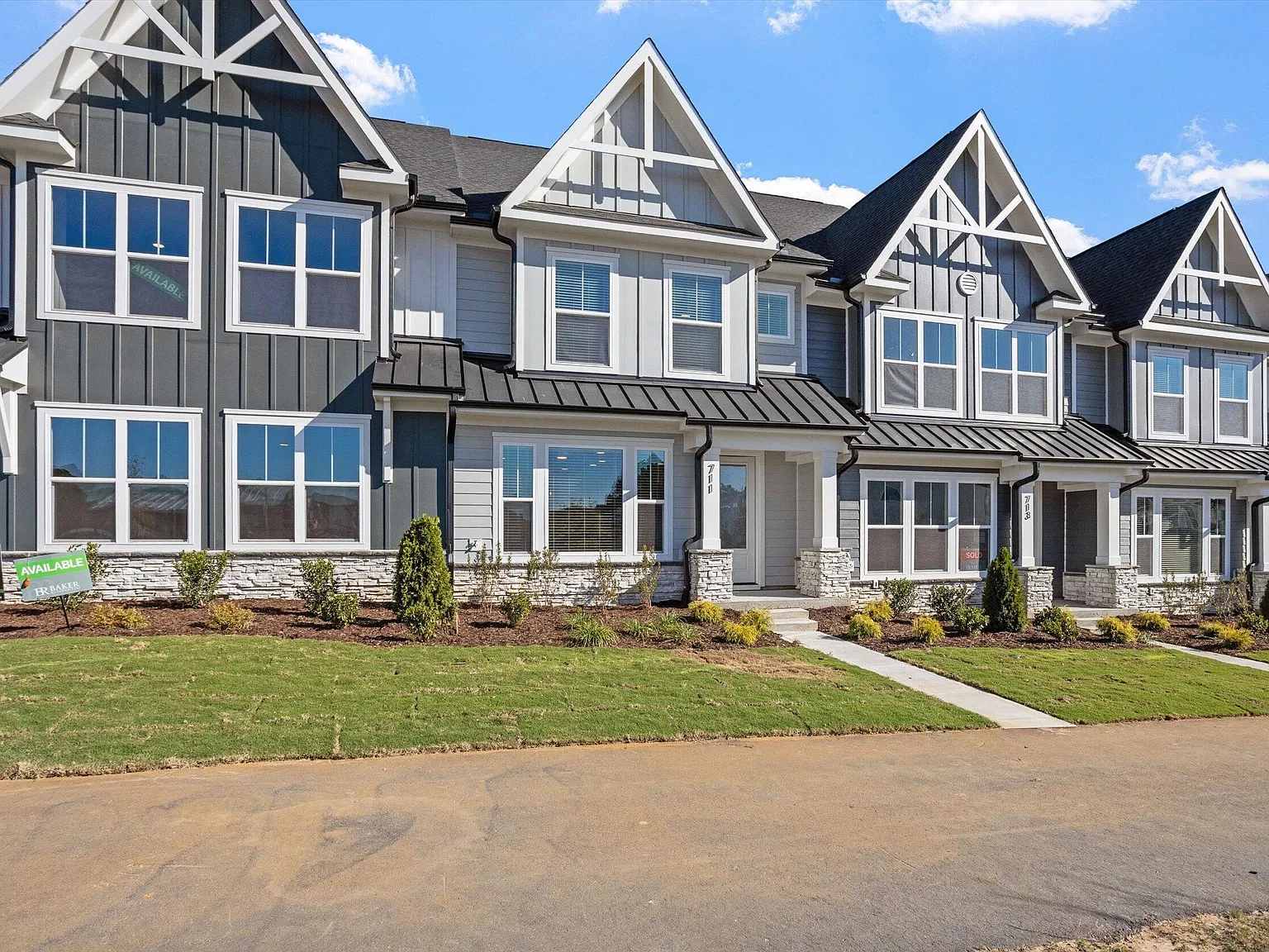 4 bed, 3.5 bath, $2,395 — Photo 2
