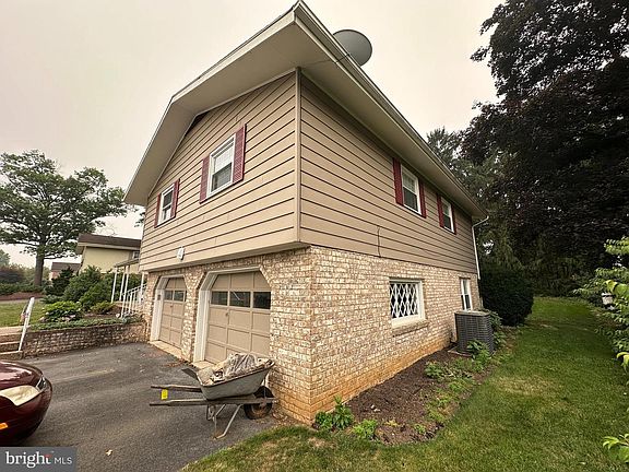 4th image of 624 Highland Ave