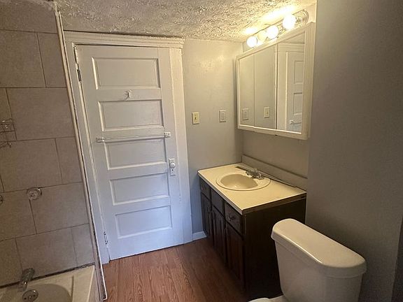 5th image of 3609 E 103rd St