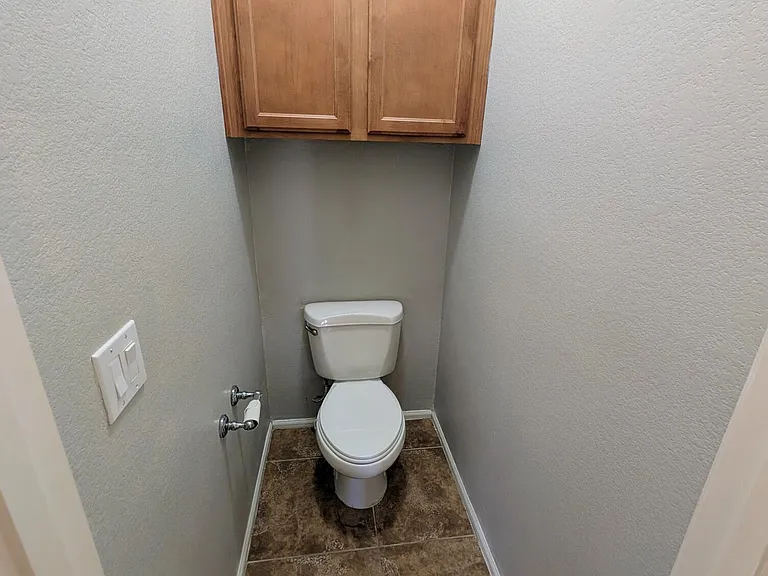 738 E Saddle Way — Photo 17