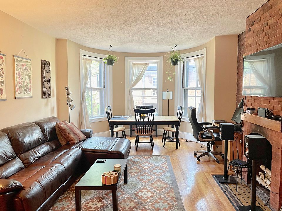Living/Dining Room