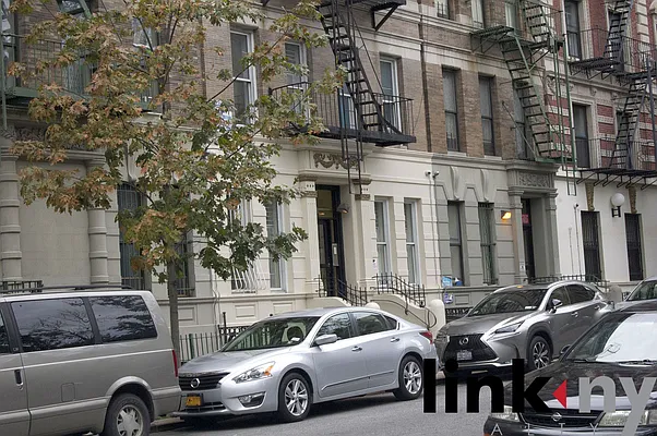 Rented by Link NY Realty | media 21