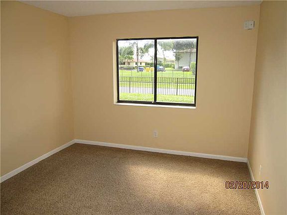 4th image of 5100 Palm Hill Dr APT 206