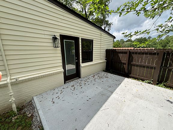 5th image of 2801 Circlewood Rd