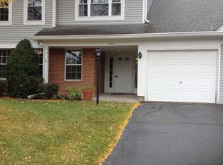 906 Persimmon Ln APT C, Mount Prospect, IL 60056