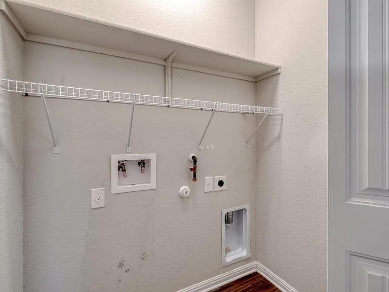 108 Kleberg Ct — Photo 21