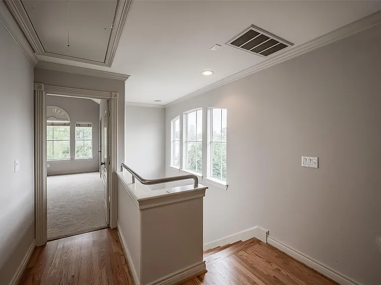 315 Sandman St — Photo 18