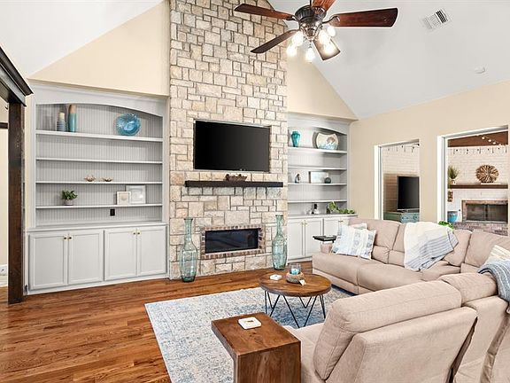 3rd image of 4311 Moorgate Dr