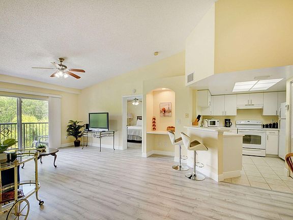 4th image of 300 Crestwood Court N #307