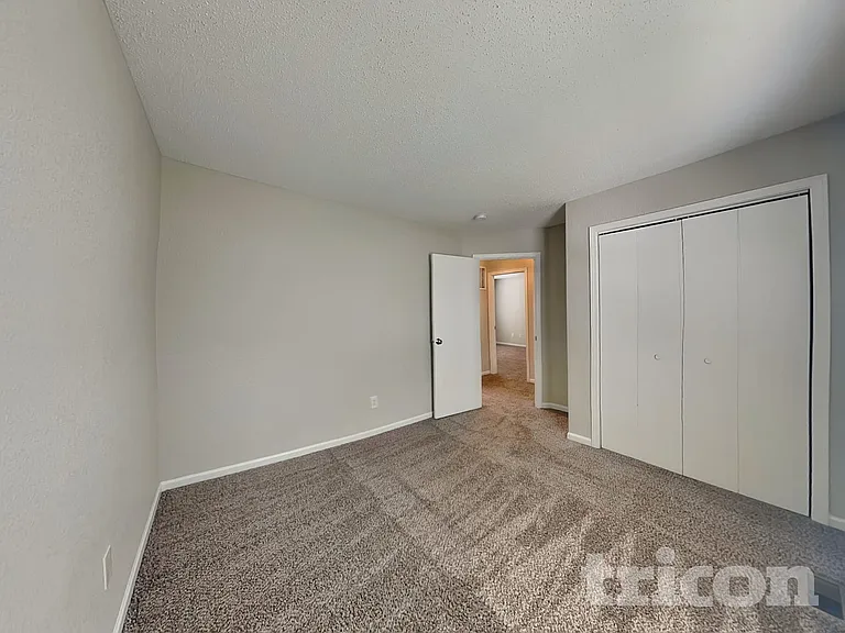 1726 Farm Meadow Dr — Photo 9